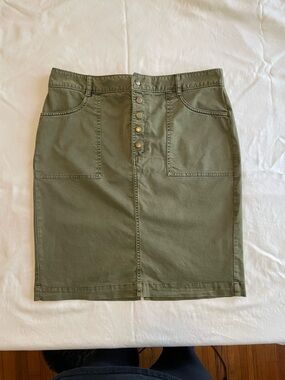 Banana Republic Olive Green Snap-Front Women’s Skirt